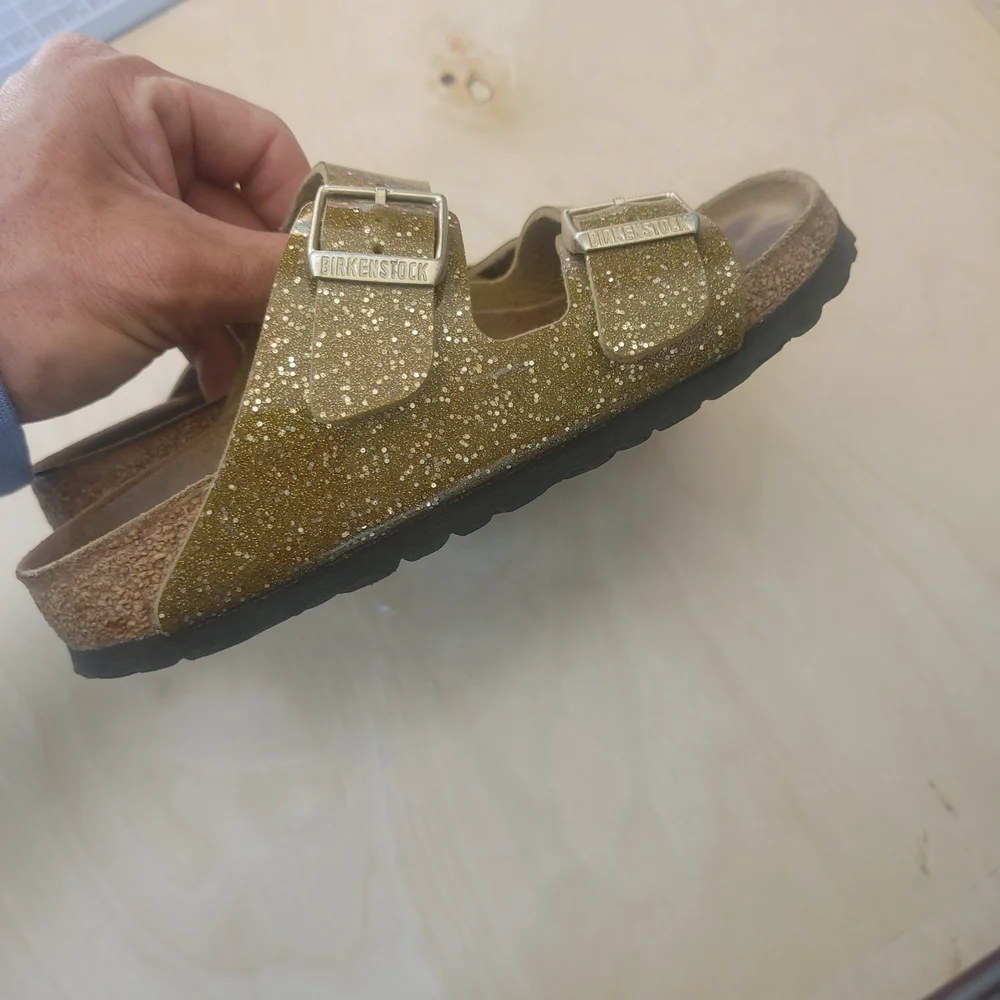 Birkenstock Kids Arizona Sandals in Gold Glitter